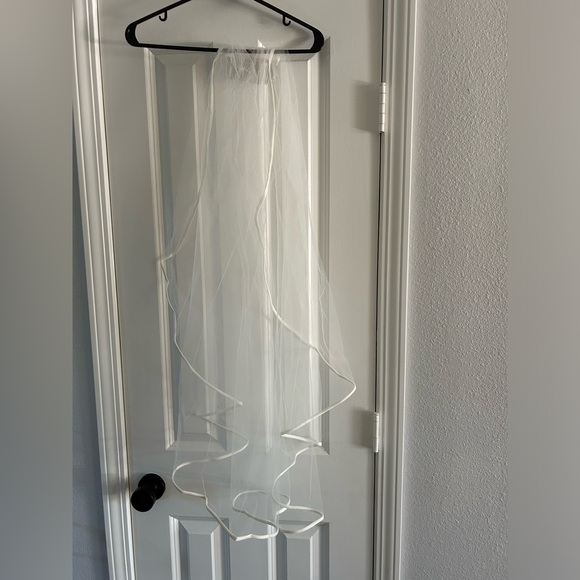 Envogue Wedding Bridal Veil - Picture 2 of 2